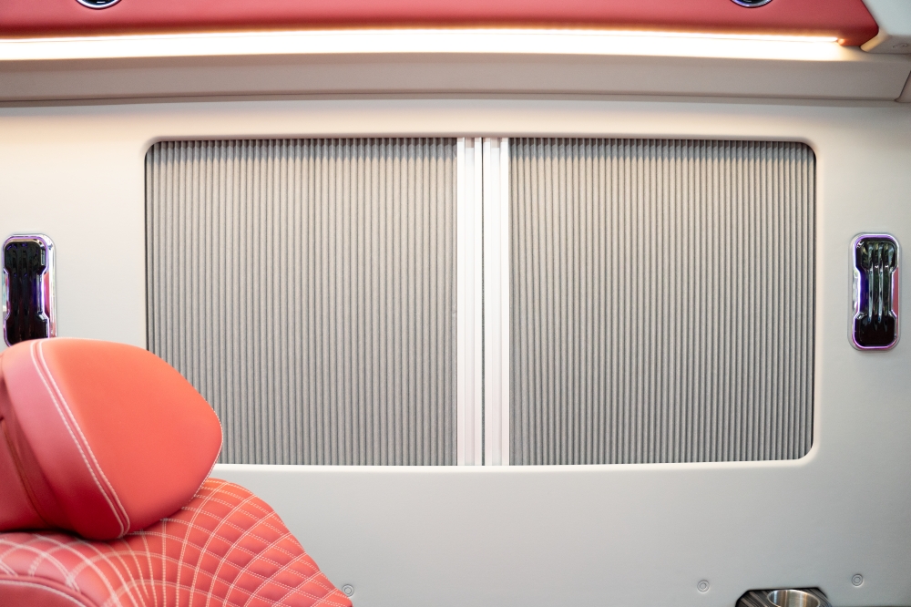 Xe_limousine_12_ghe_MT_Luxury Car_10