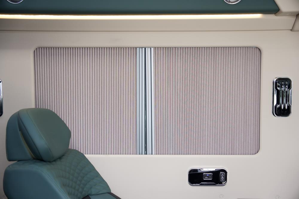 mt-limo-ford-transit-premium-plus-t11-eco-chinh-co-004