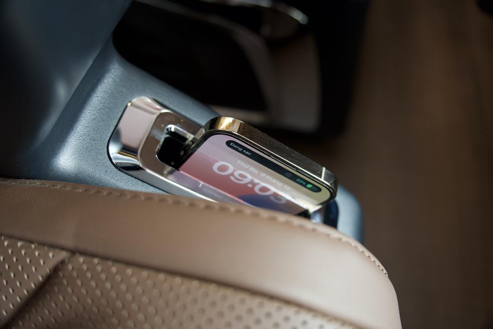 mt-limo-ford-transit-premium-plus-t11s-chinh-dien-001