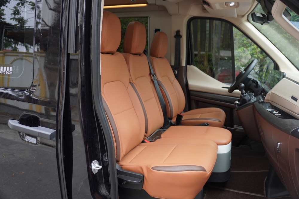 mt-lux-ford-transit-premium-plus-t10-el-DSC05835