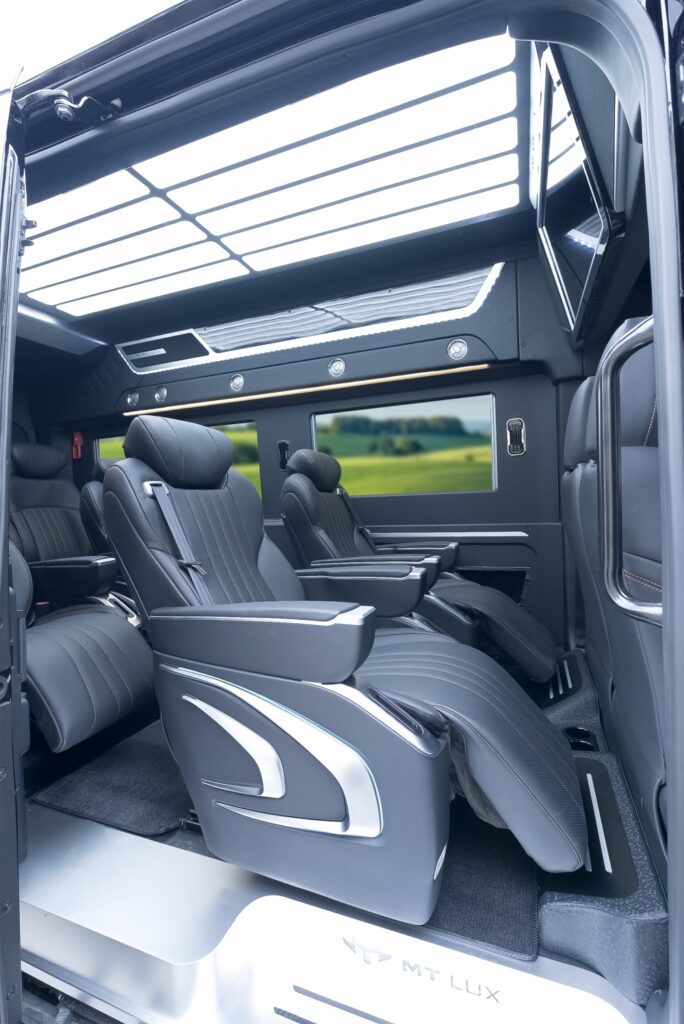 xe-mt-limosine-XE MẪU_MT LUX FORD TRANSIT PRE T10 S(2026) 3