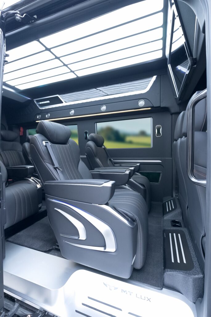 xe-mt-limosine-XE MẪU_MT LUX FORD TRANSIT PRE T10 S(2026) 8