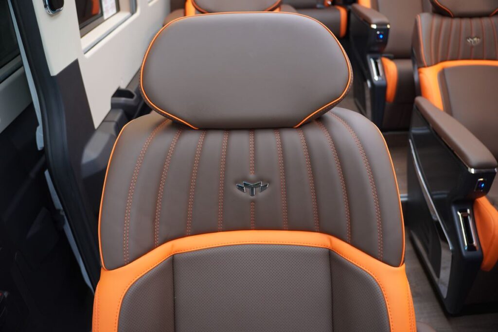 mt-limo-ford-transit-premium-plus-t11-eco-ghe-rolls-royce009
