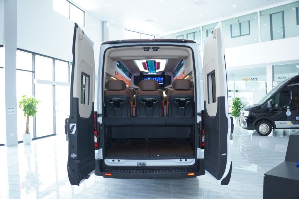 mt-limo-ford-transit-premium-plus-t11-eco-ghe-rolls-royce023