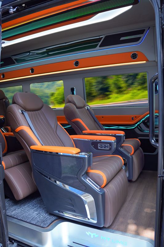 mt-limo-ford-transit-premium-plus-t12s-nang-chan023