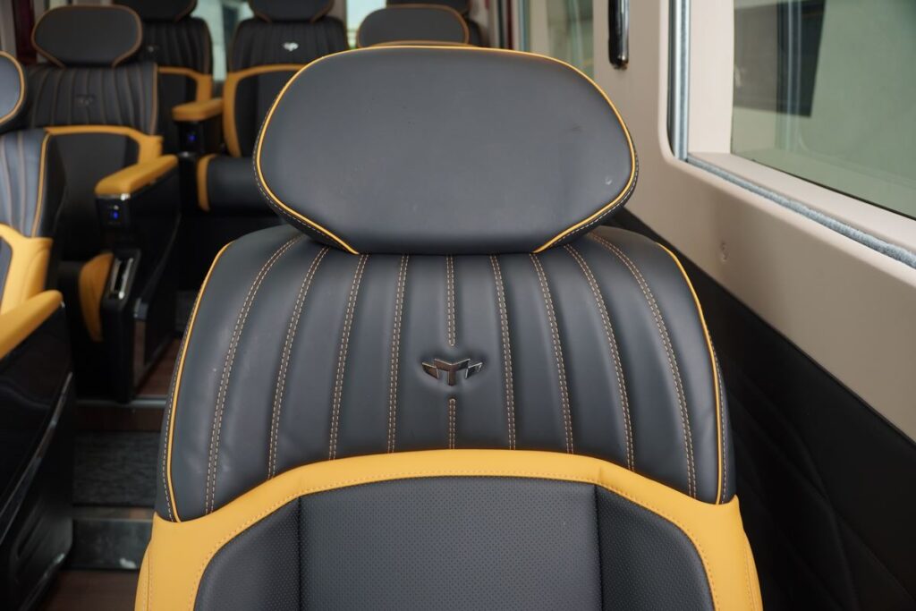 mt-limo-hyundai-solati-t11-eco-ghe-rolls-royce-tu-lanh003