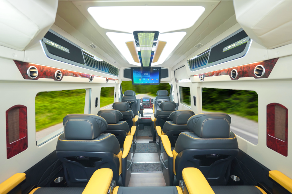 mt-limo-hyundai-solati-t11-eco-ghe-rolls-royce-tu-lanh006