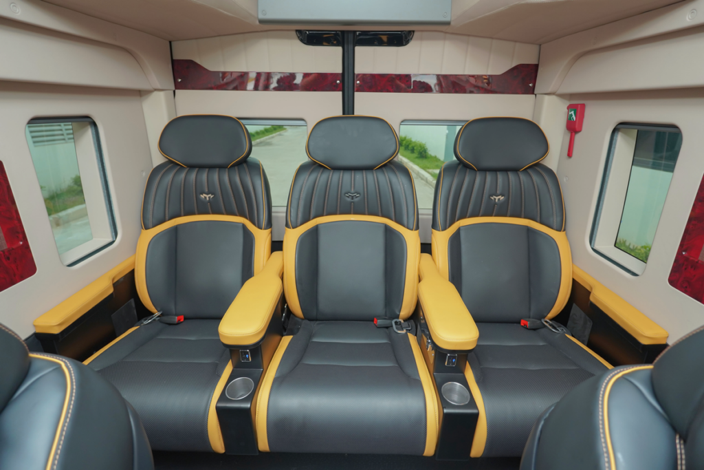 mt-limo-hyundai-solati-t11-eco-ghe-rolls-royce-tu-lanh008