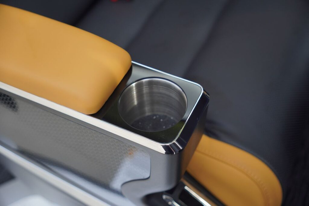 mt-limo-hyundai-solati-t11-eco-ghe-rolls-royce-tu-lanh011