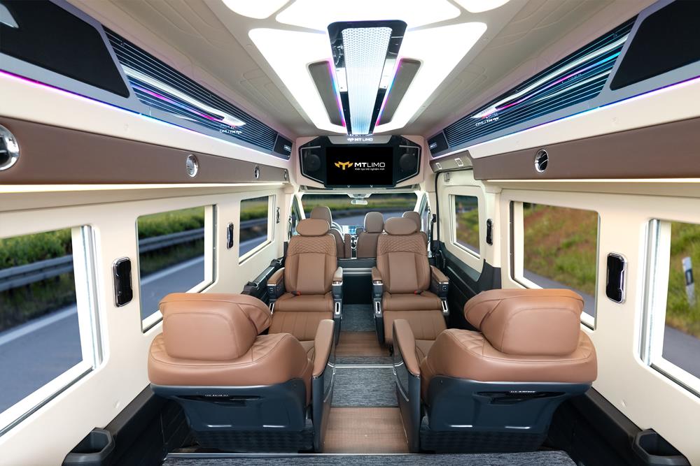 Độ xe Limousine có hợp pháp không: Ford Transit độ ghế thương gia đúng quy định