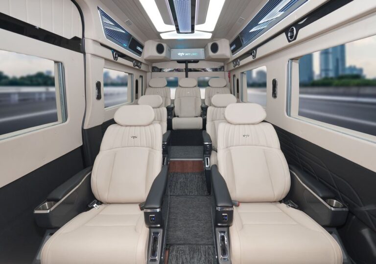 Hyundai Solati Limousine 10 chỗ