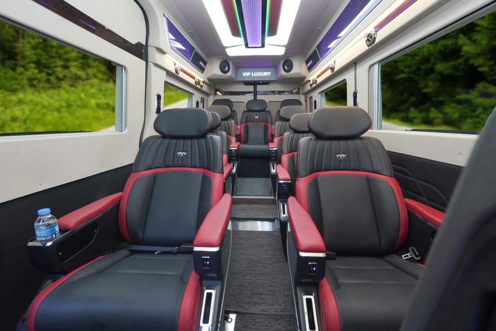 MT Limo Solati T11 Eco – Nội thất đen đỏ