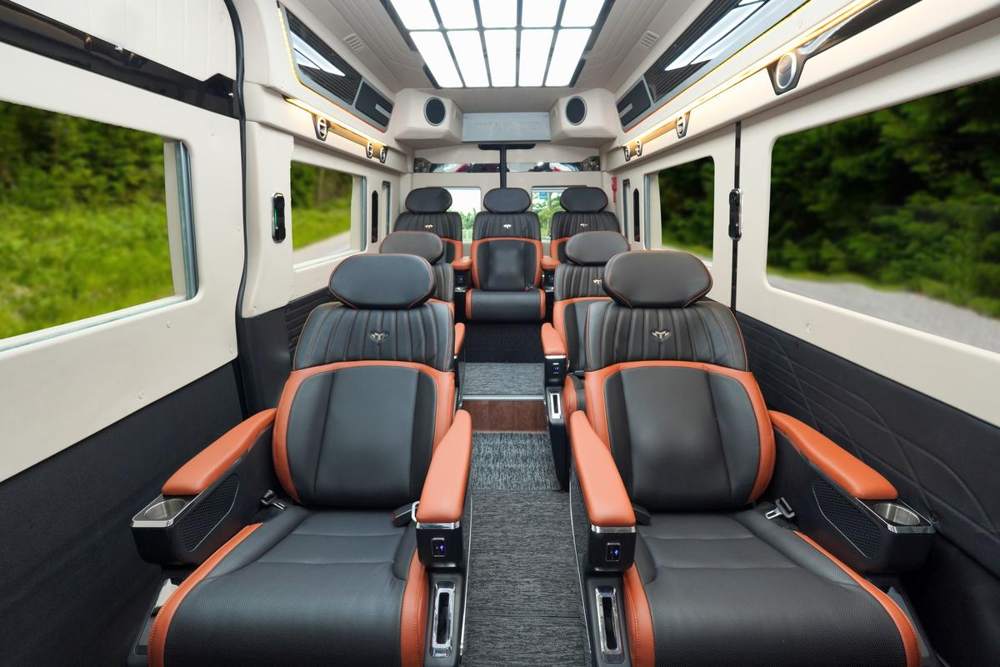 MT Limo Solati T10 Eco – Nội thất đen cam
